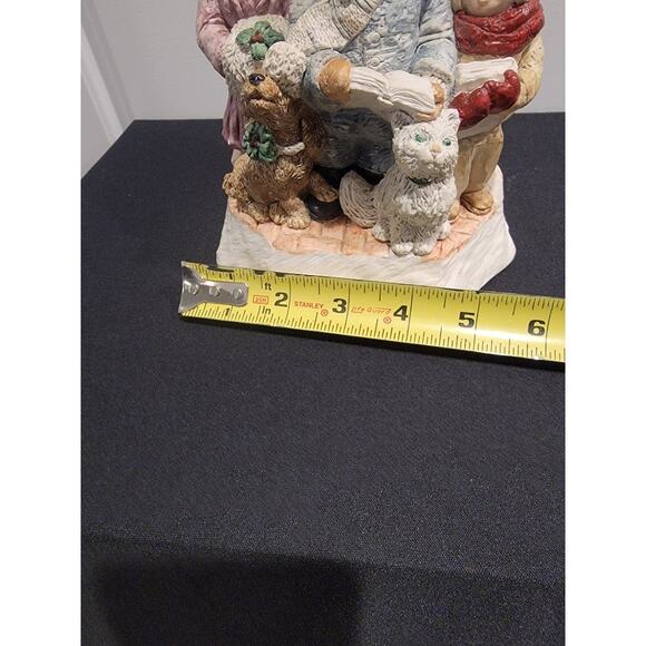 United Design Legend of Santa Claus Christmas Carolers Sculpture #336 "Read" - Picture 13 of 13